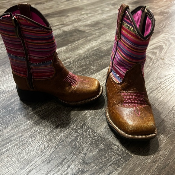 Toddle size 8/9 Ariat boots - Picture 1 of 1